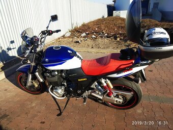 Suzuki GSX 1400 - 7
