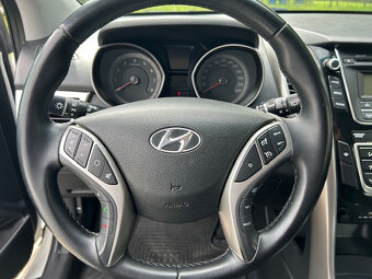 Hyundai i30 1,6i - 7