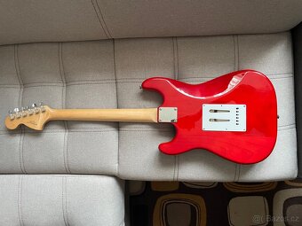 Squier Stratocaster Standard Series + Fender Mustang V2 110W - 7