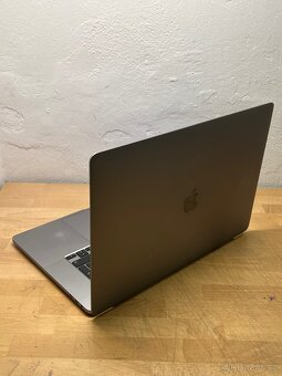 MacBook Pro 16” 2019 CTO/16GB RAM/I7/512GB SSD/ Záruka - 7