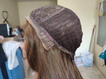 Nová vlnitá světle hnědá Lacefront paruka - 7