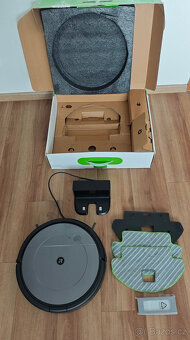 Značkový robotický vysavač iRobot Roomba Combo 1138 - 7