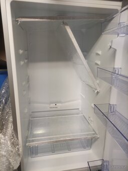 Lednice s mrazákem Beko - 7