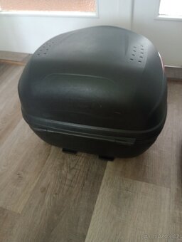 Zadní kufr na moto/skútr Shin Yo - 7