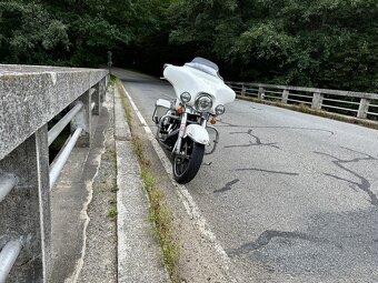 Harley davidson electra glide ultra Classic FLHTCU 2012 - 7