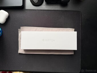 Apple Watch Series 10 – 42 mm (GPS, černý hliník) - 7