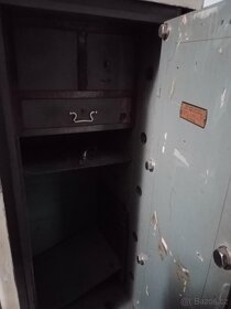 Velký kovový trezor - JERGL a HADLÍK - 7