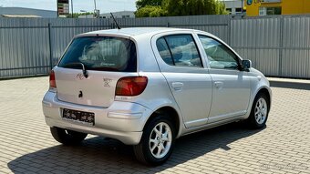 NA PRODEJ 2X //Toyota Yaris //1.0VVT-i// - 7