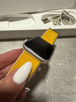 Apple IPhone SE Red + Watch 5 series 44 mm Silver - 7