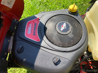 Zahradní traktor Jonsered - 7
