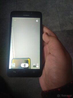 Prodám starší mobilní telefon huawei - 7