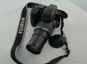 Prodám fotoaparát FujiFILM / FinePix S9200. - 7
