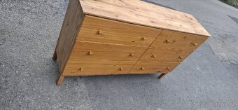 Dřevěná komoda IKEA Tarva - 7