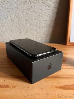 Apple iPhone 11 Pro Max 64 GB šedý - 7