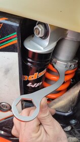 KTM - nerezový hákový klíč na zadní tlumič III - 7