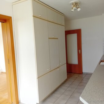 Kuchyňská linka se spotřebiči - 7