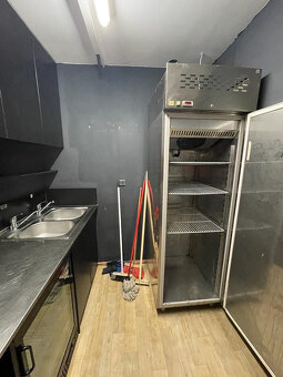 Prodejní kontejnerový stánek 9,5 x 2,7 m - 7