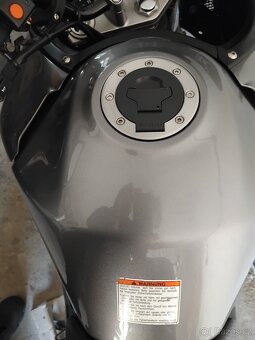 Suzuki DL 650 a - 7