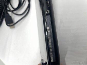 PlayStation Vita PCH-2004 LCD verzia - 7