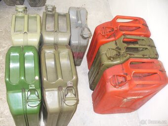 plechové kanysty - 7