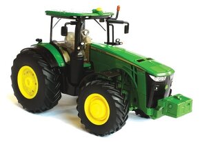 Modely  traktor john deere 1:32 britains. - 7