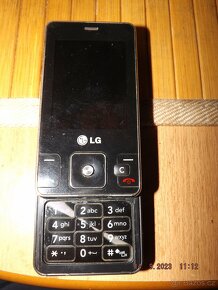 Prodám sběrateli sbírku mobil. telefonů, různé stáří a typů - 7