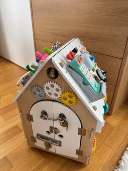 Iskay Montessori svítící dětský dům na hraní a učení - 7