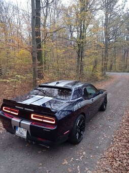 Dodge Challenger 5.7 hemi - 7