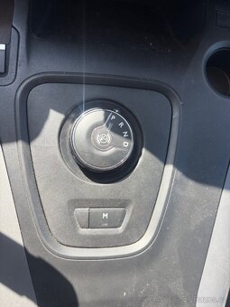 Toyota Proace city , benzin + automat , 23000km - 7