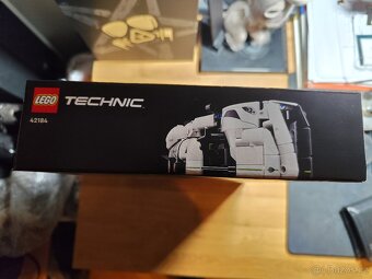 C41 Lego 42184 Bílé hyperauto Koenigsegg Jesko - 7