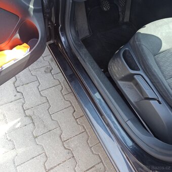 Prodám Škoda Octavia 2 1.9 tdi 77 kw combi - 7