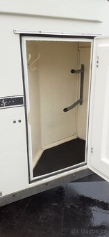 Přepravník 2 koní celolaminátový se sedlovnou - 7
