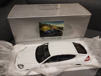 Porsche Panamera 4S 1/18 - 7