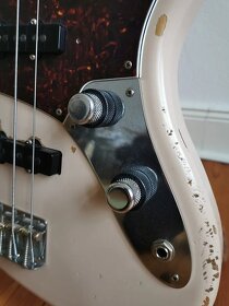 Fender Flea Jazz Bass RW Shell Pink - 7