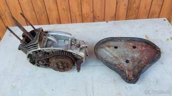ČZ 125 C r.v. 1950 plus sedlo a motor navíc - 7
