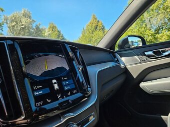 Volvo XC60 R-Design AWD Mild-Hybrid rok 02/2020 - 7