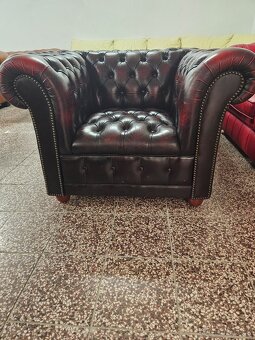 CHESTERFIELD ŠTÝL KOŽENÁ+ROZŤ.STôL+4 STOLIČKY - 7