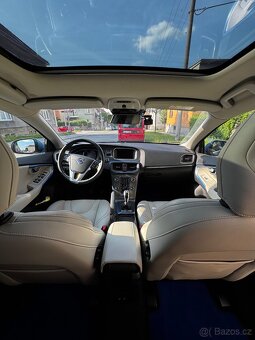 Volvo V40 D2, servis Volvo, nezávislé topení, panorama - 7
