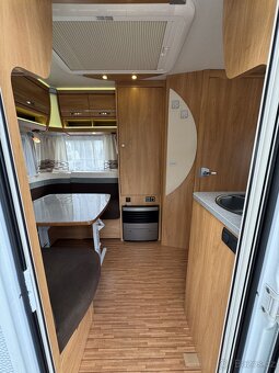 Dethleffs Camper 470 ~ Dělené postele - 7