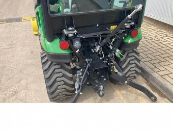 Traktor John Deere R - 7