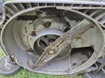 Benzínová sekačka Honda HRB 423 - 7