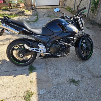 Suzuki gsr 600 - 7