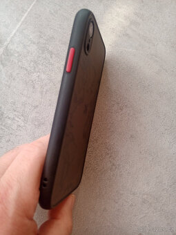 Apple iPhone XR 64GB - 7