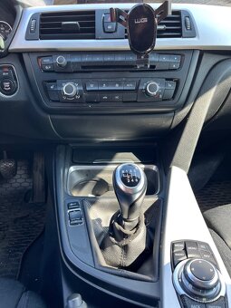 Prodám černé BMW 318d , 105 kw, manuál, kombi - 7