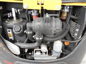 Minibagr YANMAR SV16 - 7