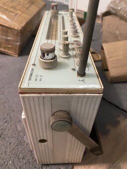 STAROŽITNÝ SBĚRATELSKÝ KOŽENÝ RÁDIOMAGNETOFON STERN - 7