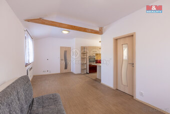 Prodej stavebního pozemku 700 m2, ul. Průmyslová, Jesenice - 7