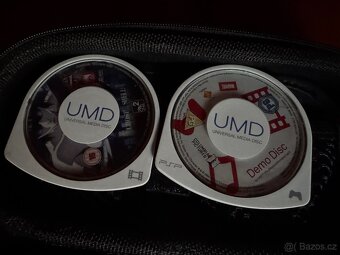 PSP 1003 + nabijecka + obal + 2xUMD - 7