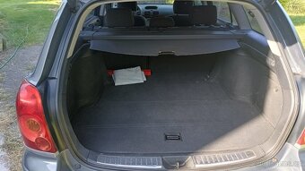 Prodám Toyotu Avensis 2.0 - 7