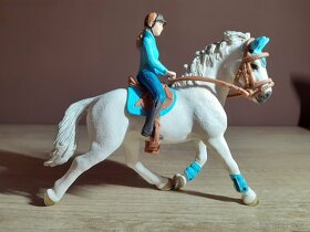 SCHLEICH Kůň a jezdec - 7